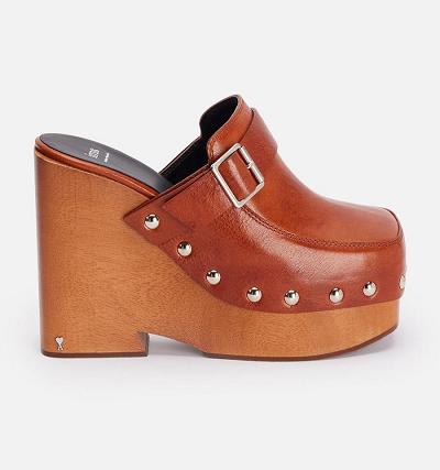 Ami Paris Close Toe Clogs Brown | SG_ami348